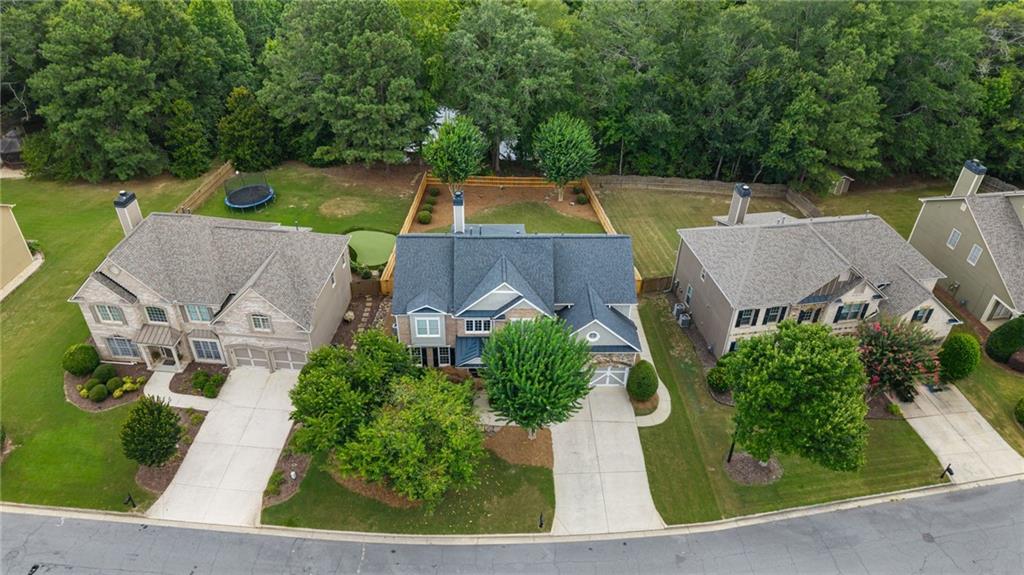 1152 Lakefield Walk