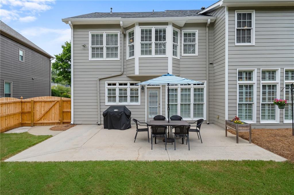 1152 Lakefield Walk
