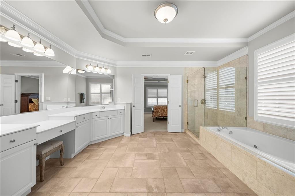 1152 Lakefield Walk
