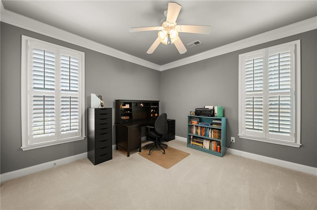 1152 Lakefield Walk