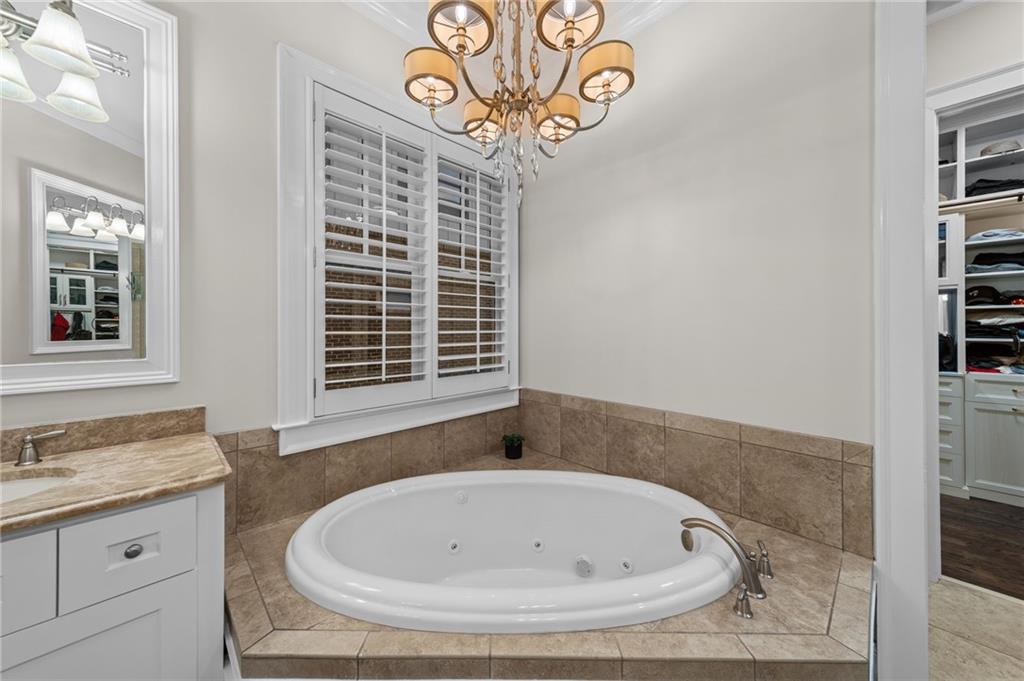 2540 Hillandale Circle