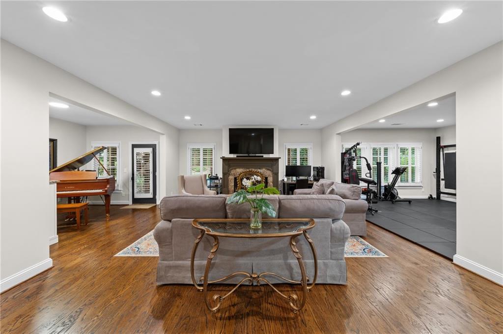 2540 Hillandale Circle