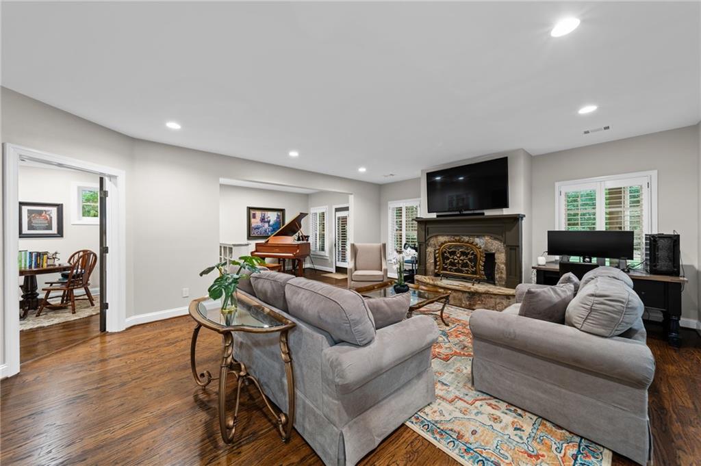 2540 Hillandale Circle