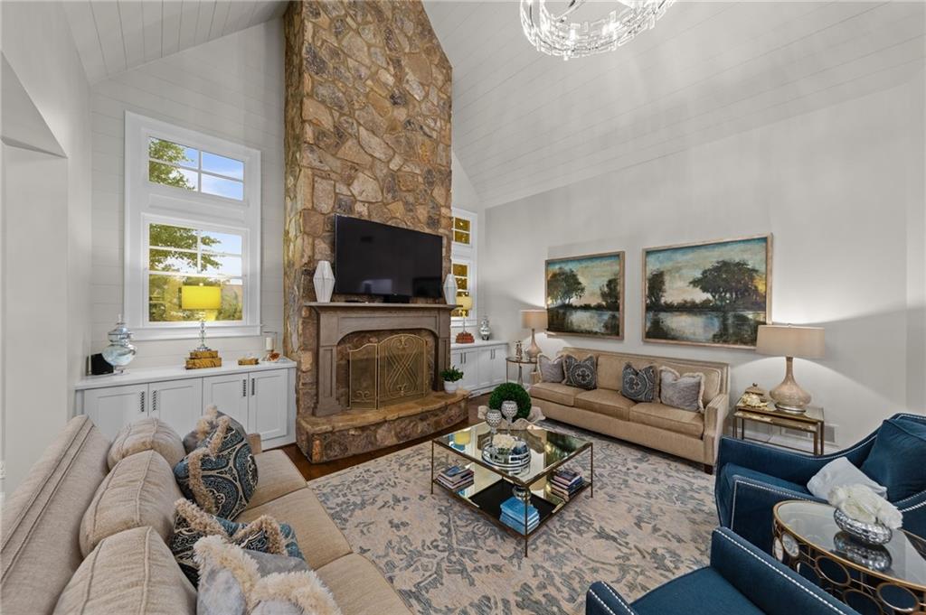 2540 Hillandale Circle