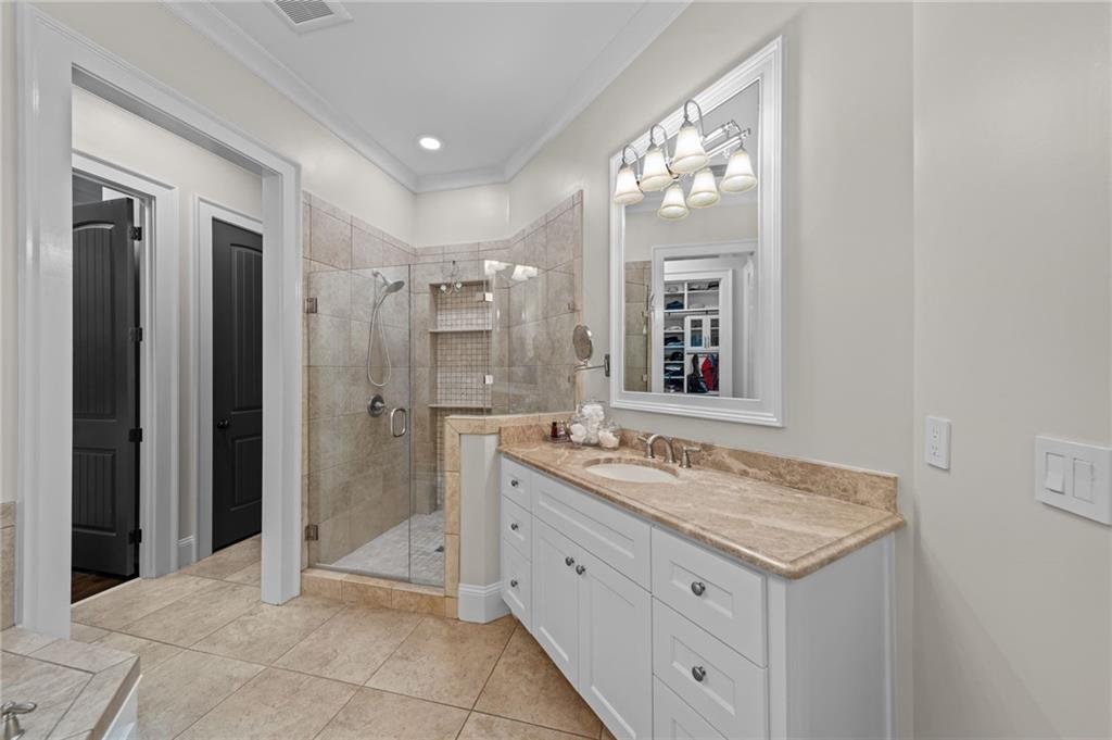 2540 Hillandale Circle