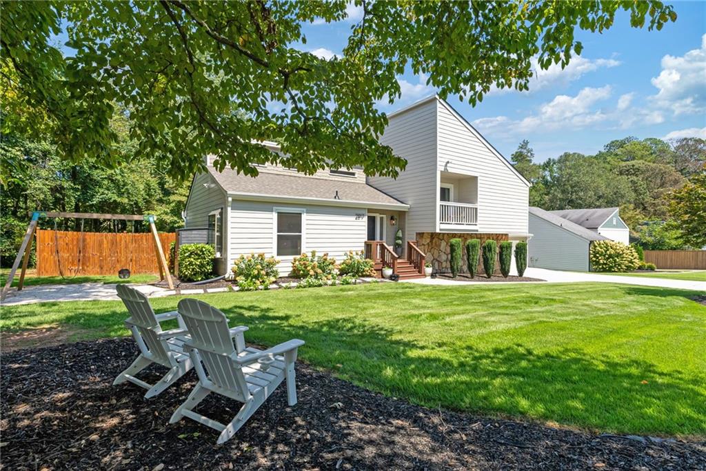 2817 Gracewood Drive NE