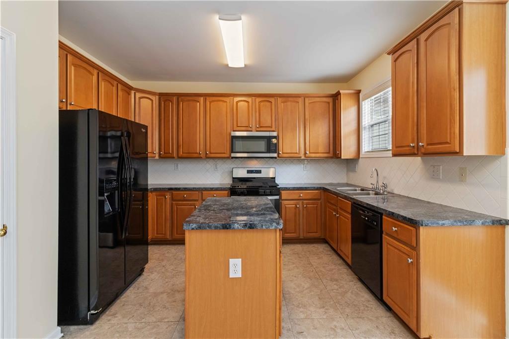 6281 Vinings Vintage Drive