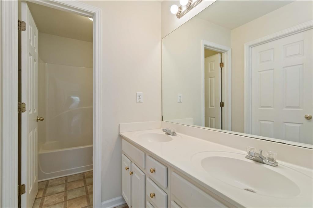 6281 Vinings Vintage Drive