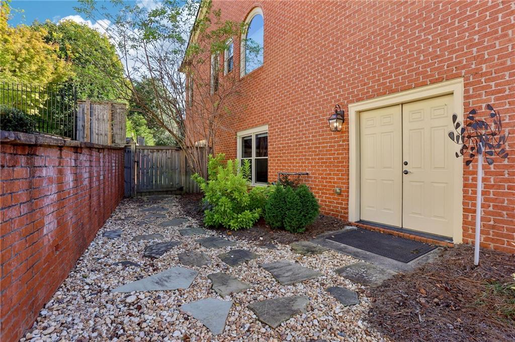 4966 Aviary Drive NW