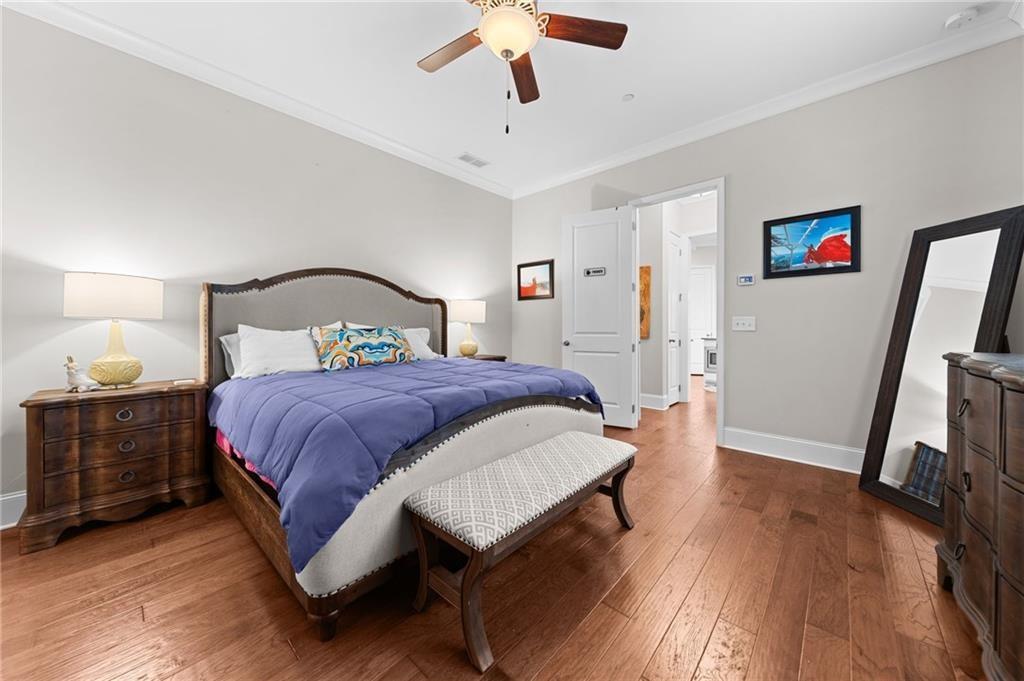 332 Symphony Way. SE