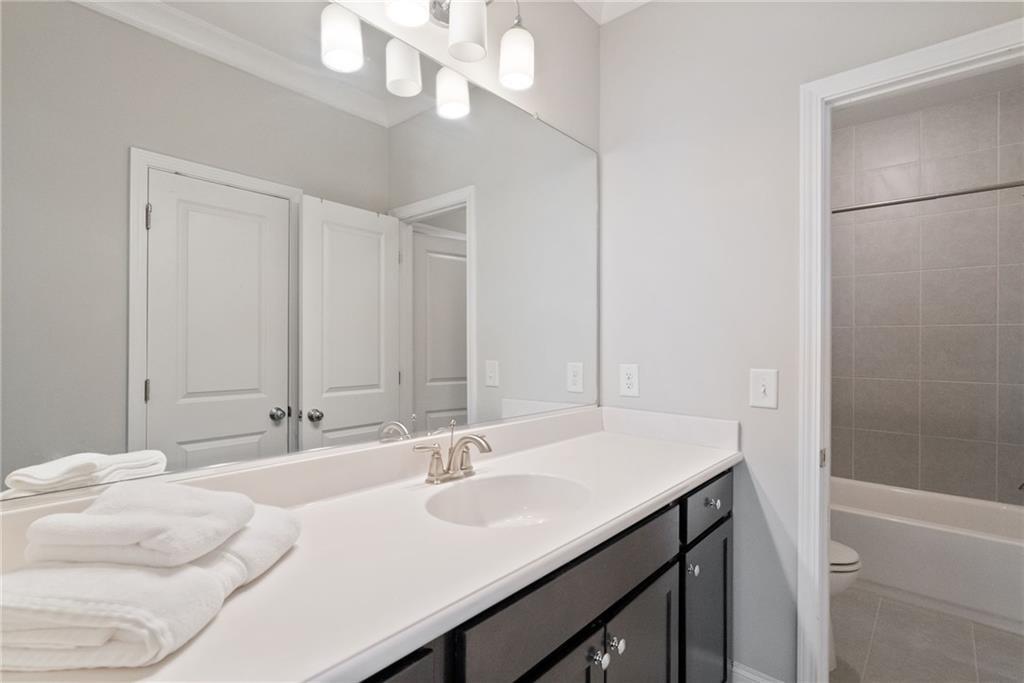 332 Symphony Way. SE