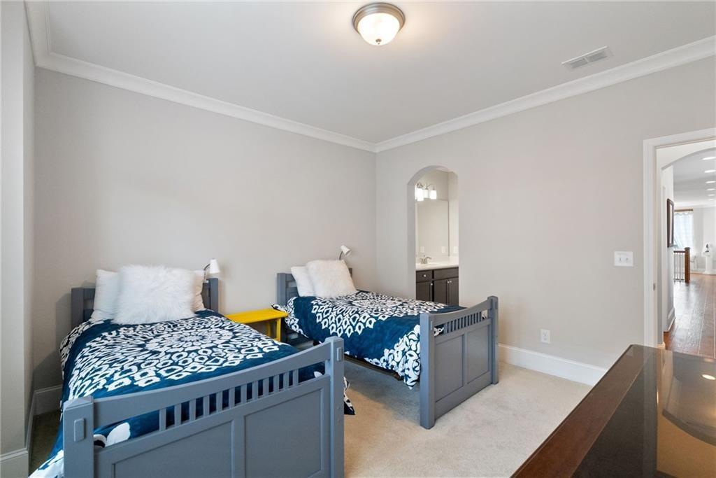 332 Symphony Way. SE