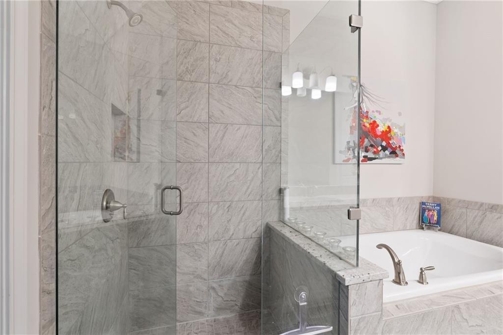 332 Symphony Way. SE