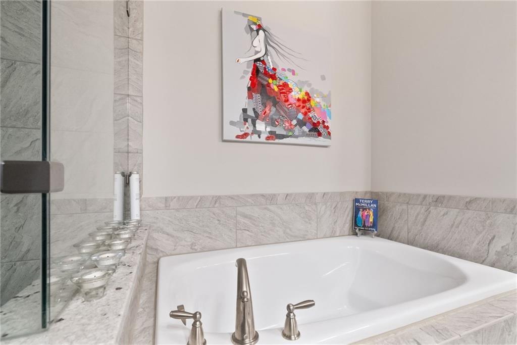 332 Symphony Way. SE