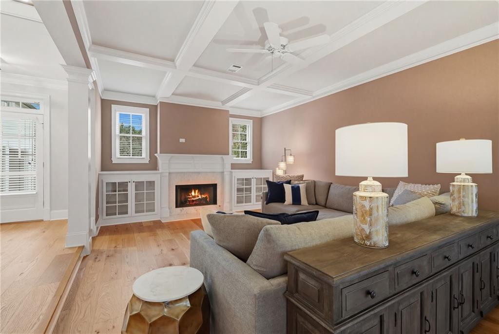 730 Hunting View Point.