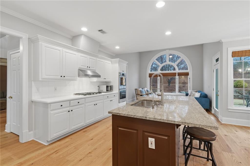 730 Hunting View Point.