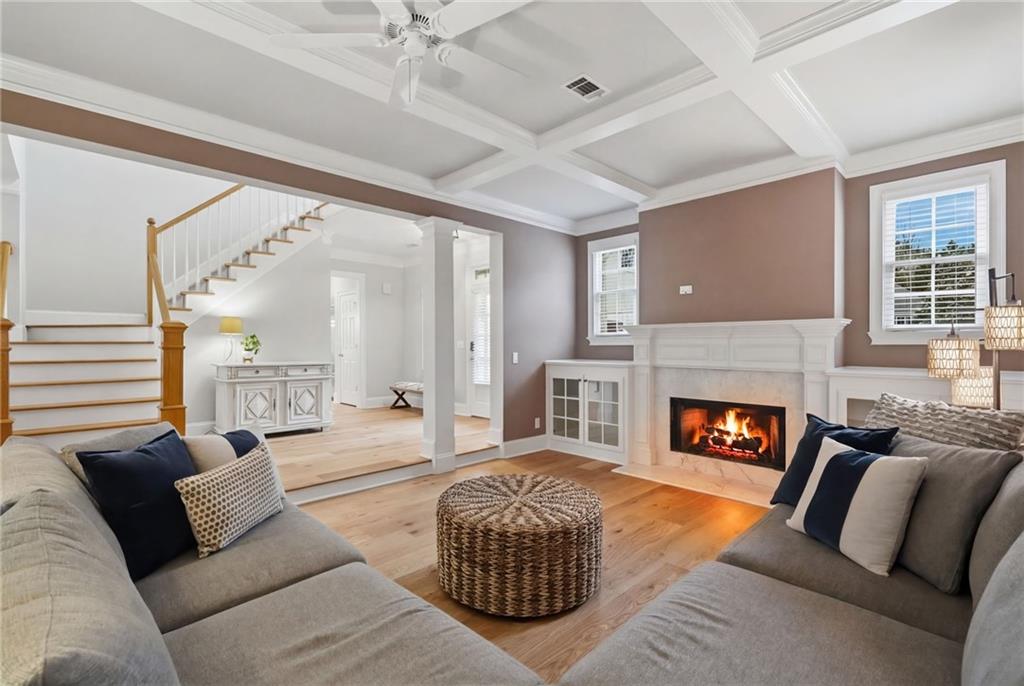 730 Hunting View Point.