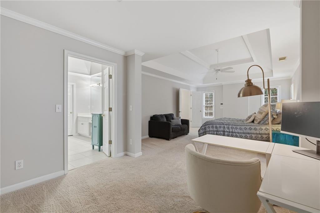 730 Hunting View Point.