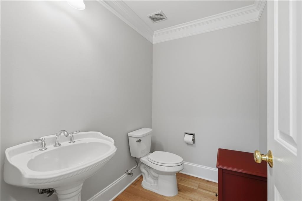 730 Hunting View Point.