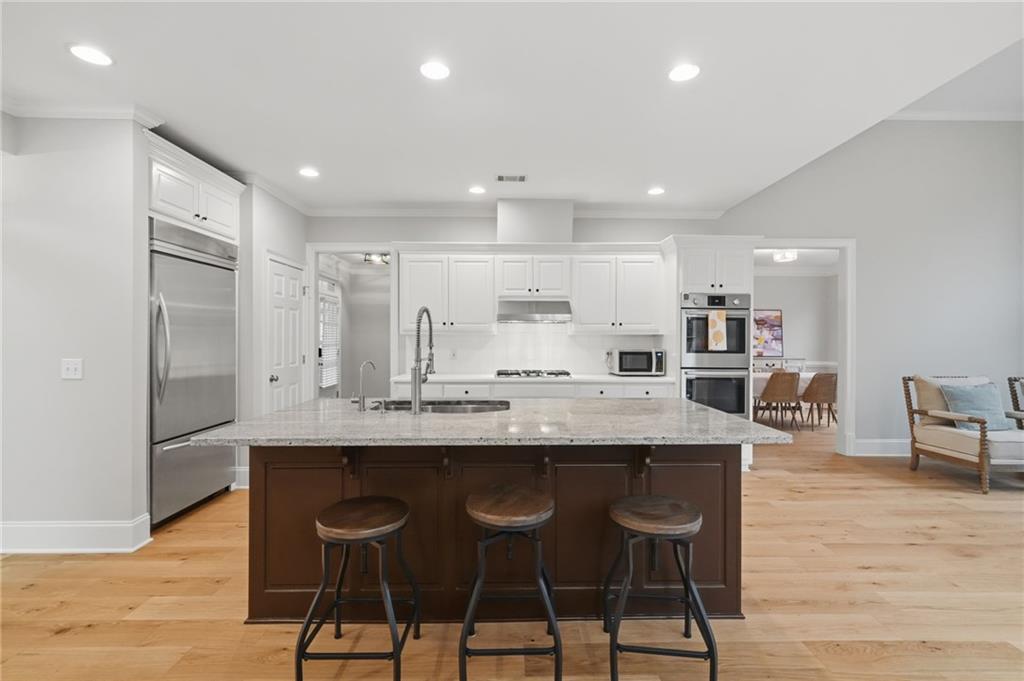 730 Hunting View Point.