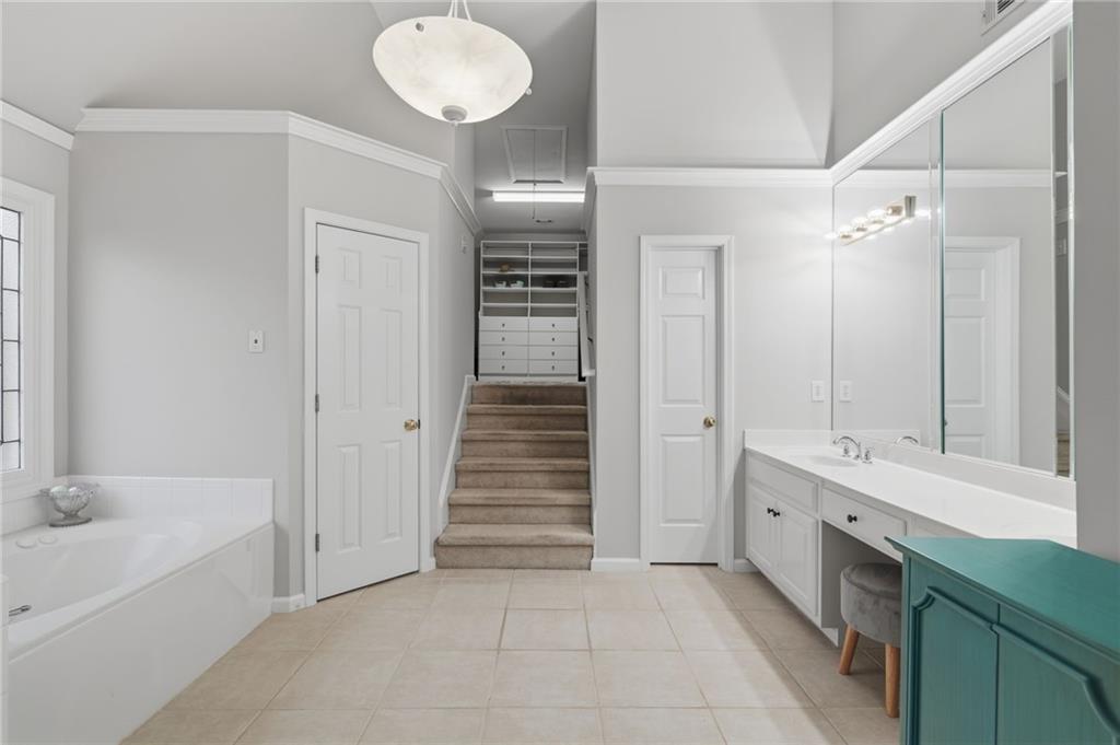 730 Hunting View Point.