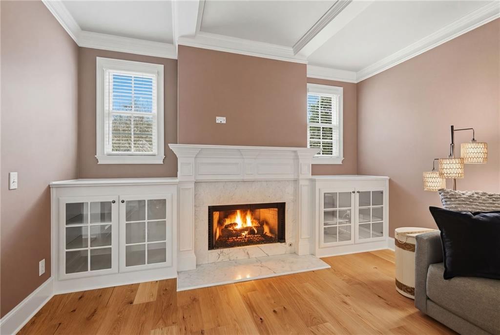 730 Hunting View Point.