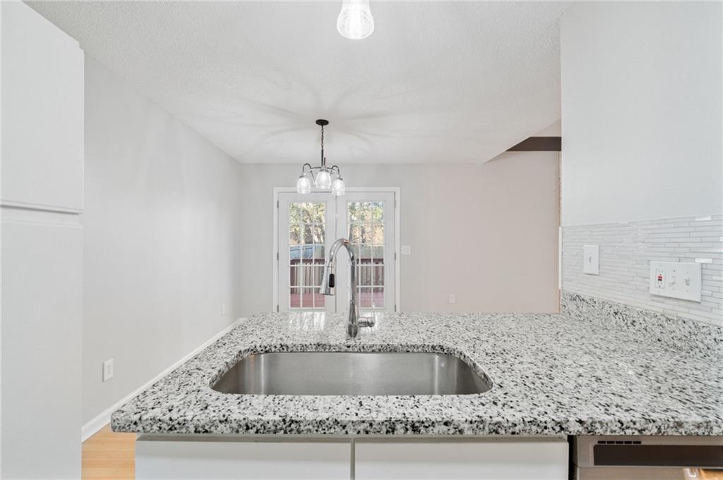 1064 Creatwood Circle SE