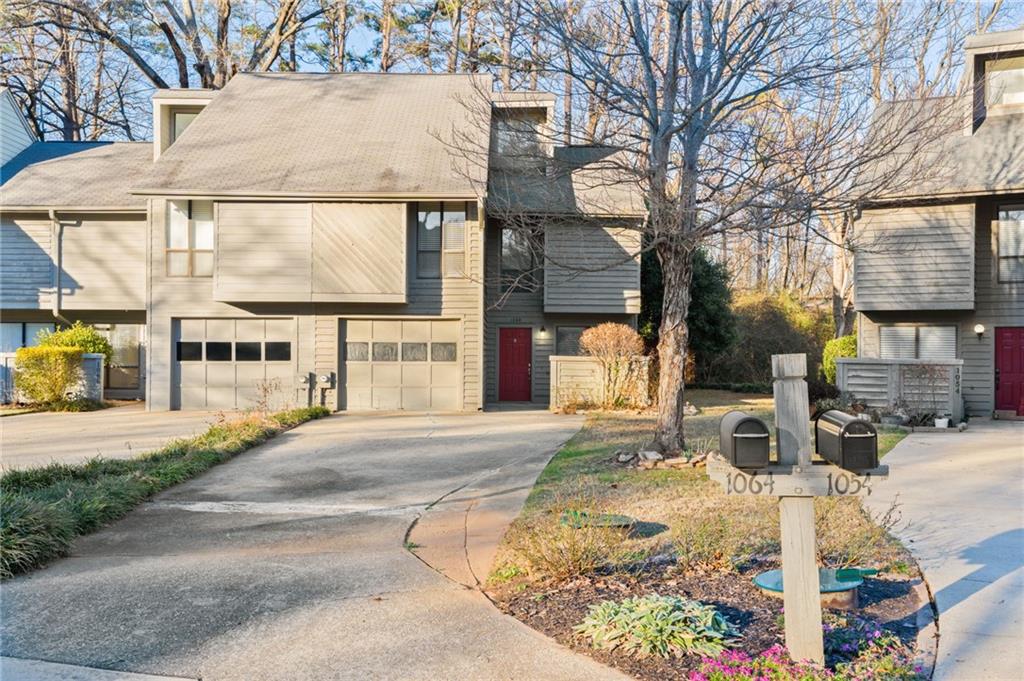 1064 Creatwood Circle SE