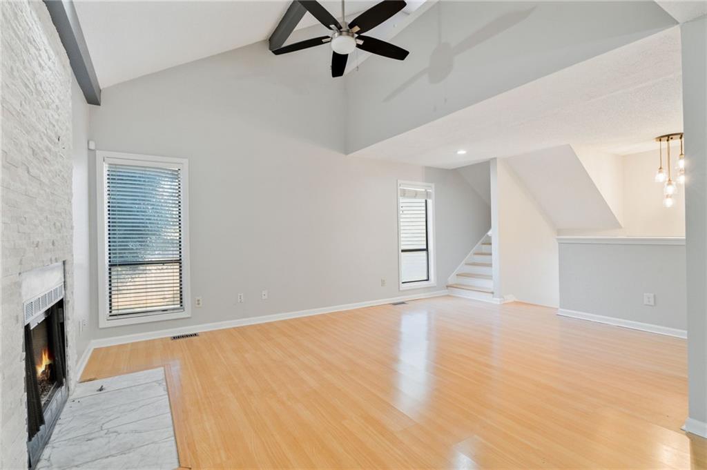 1064 Creatwood Circle SE