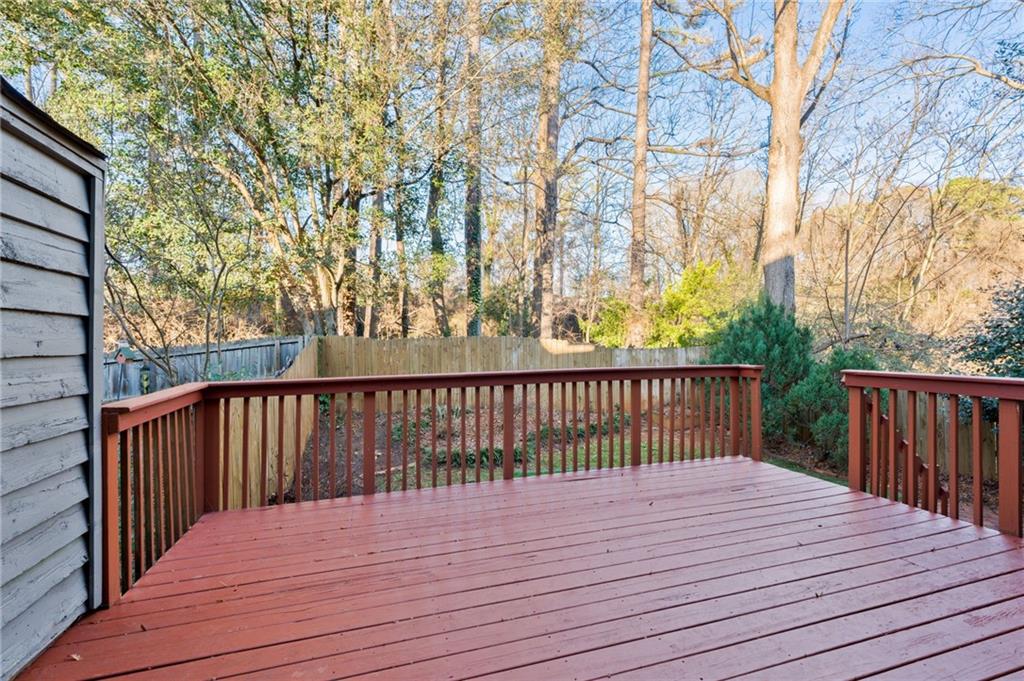 1064 Creatwood Circle SE