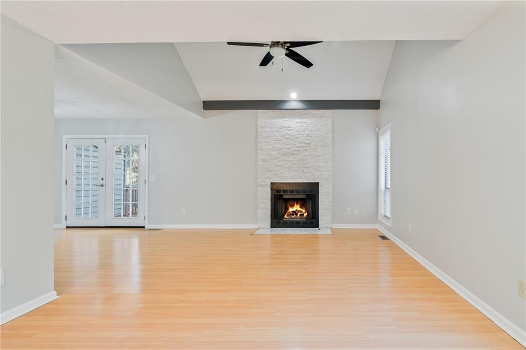 1064 Creatwood Circle SE