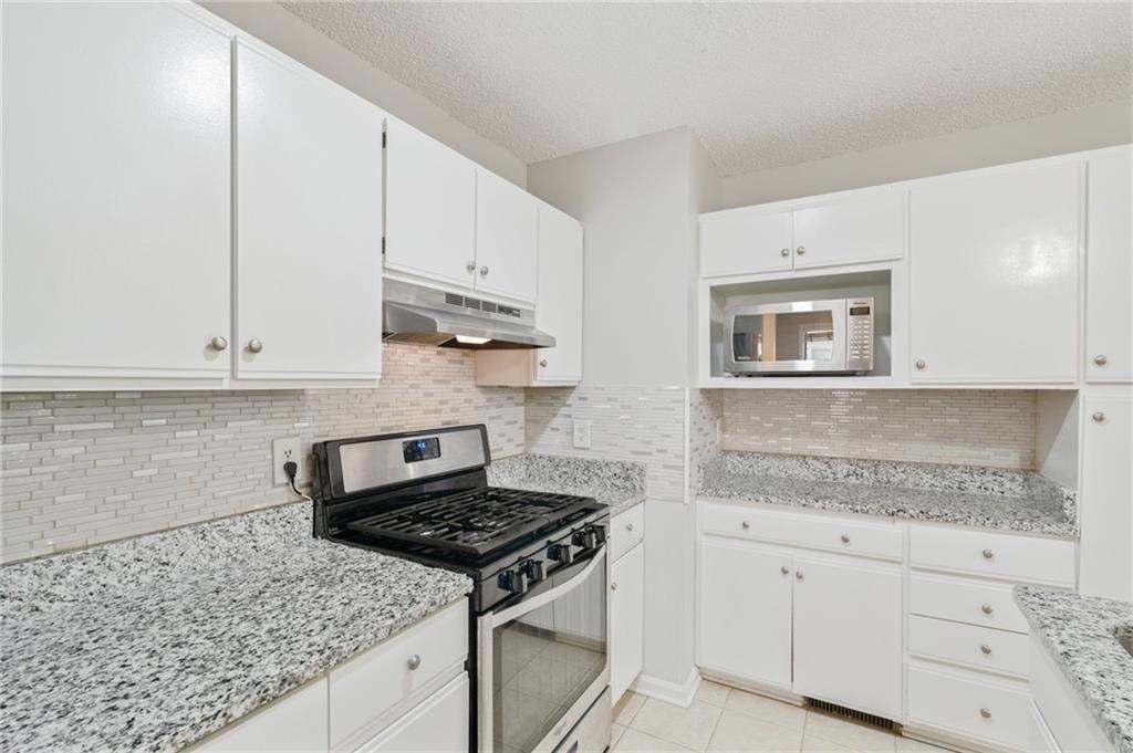 1064 Creatwood Circle SE