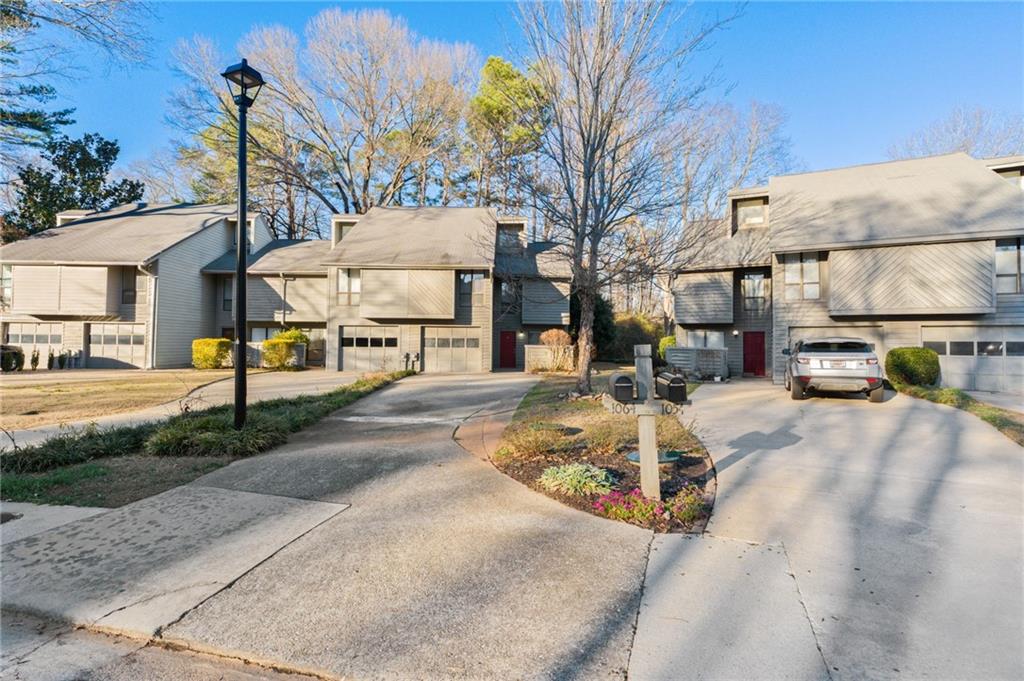 1064 Creatwood Circle SE