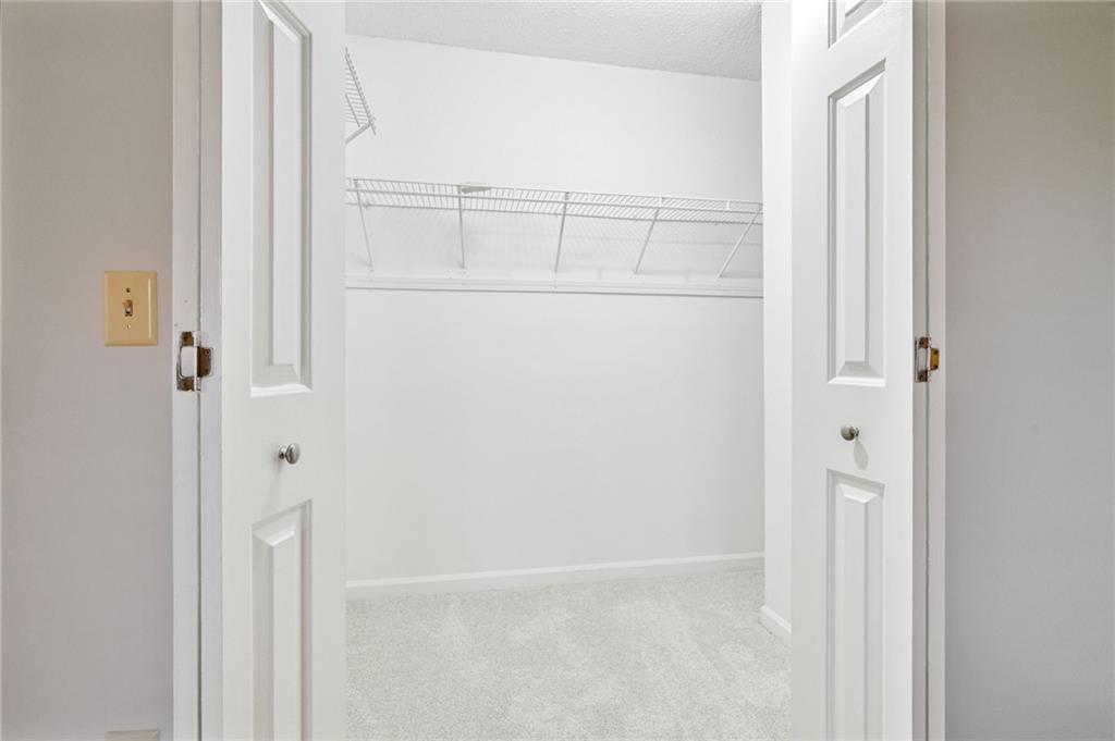 1064 Creatwood Circle SE