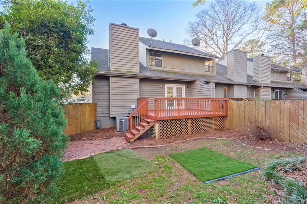 1064 Creatwood Circle SE