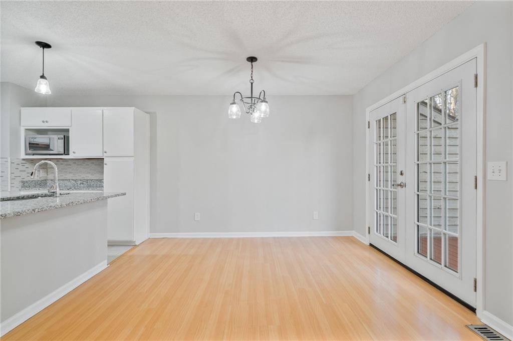 1064 Creatwood Circle SE