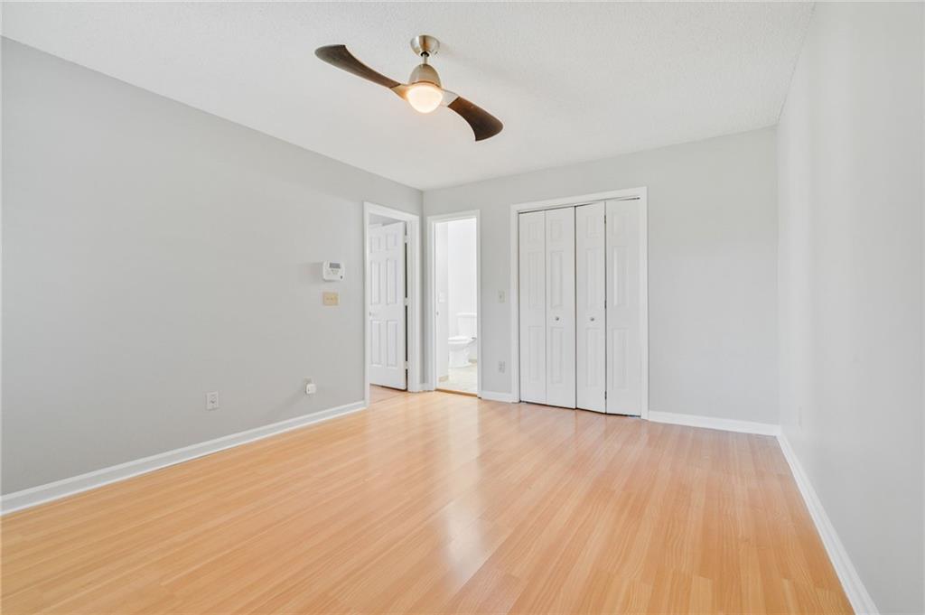 1064 Creatwood Circle SE