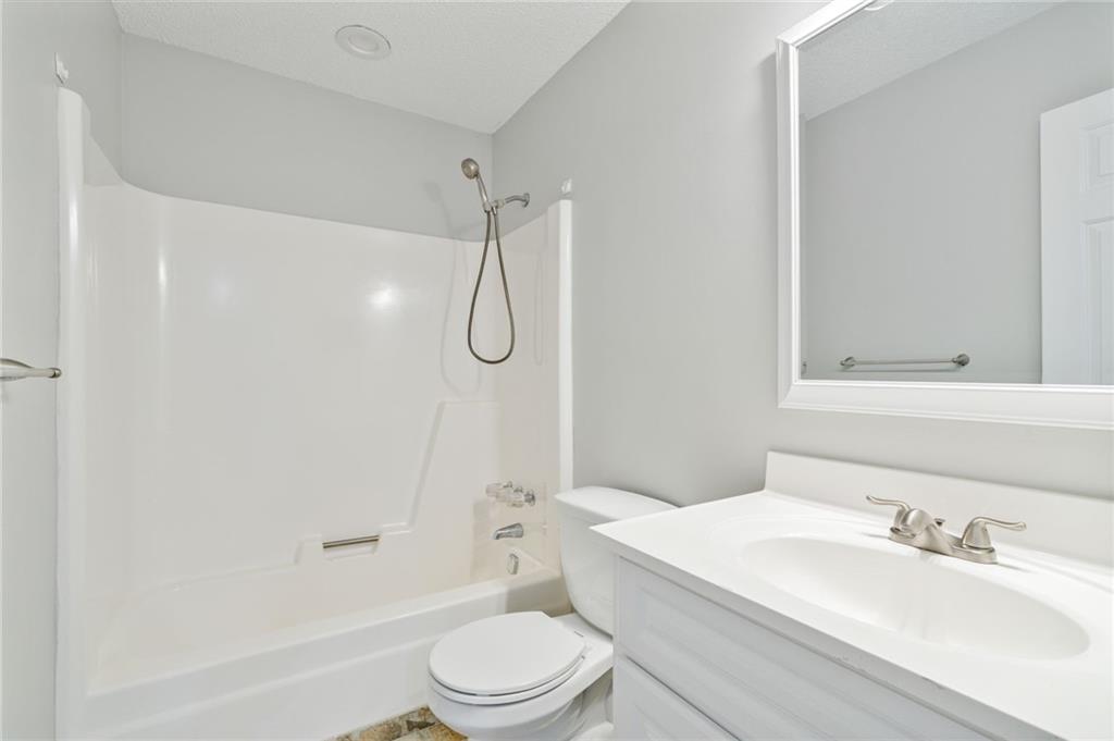 1064 Creatwood Circle SE