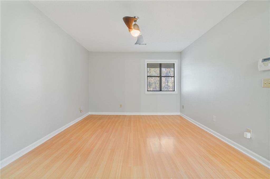 1064 Creatwood Circle SE