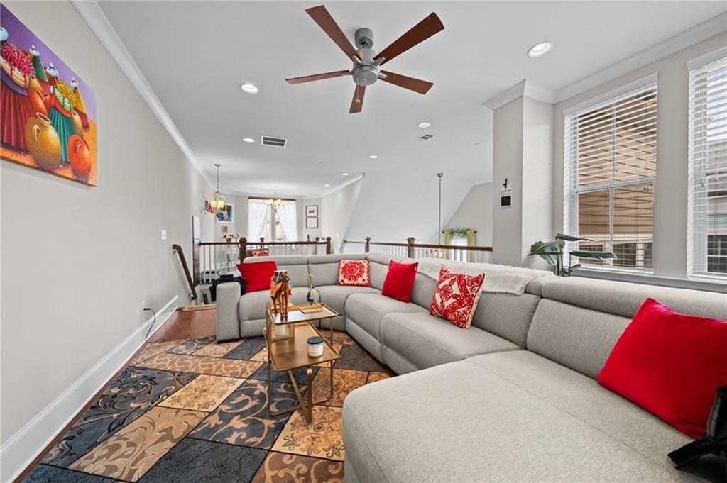 332 Symphony Way. SE