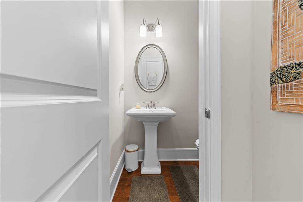 332 Symphony Way. SE