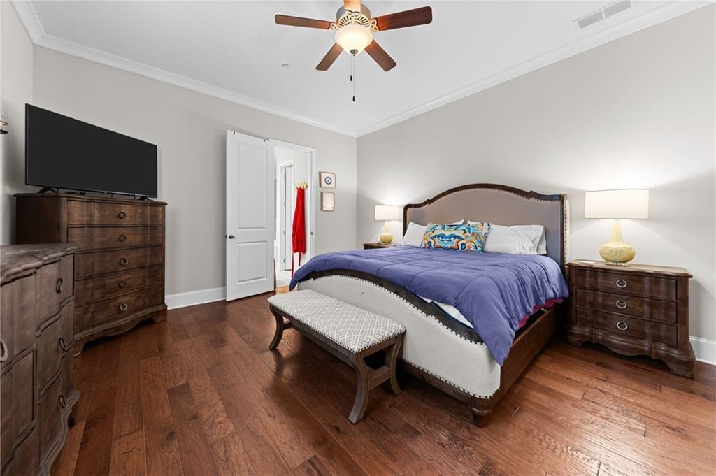 332 Symphony Way. SE