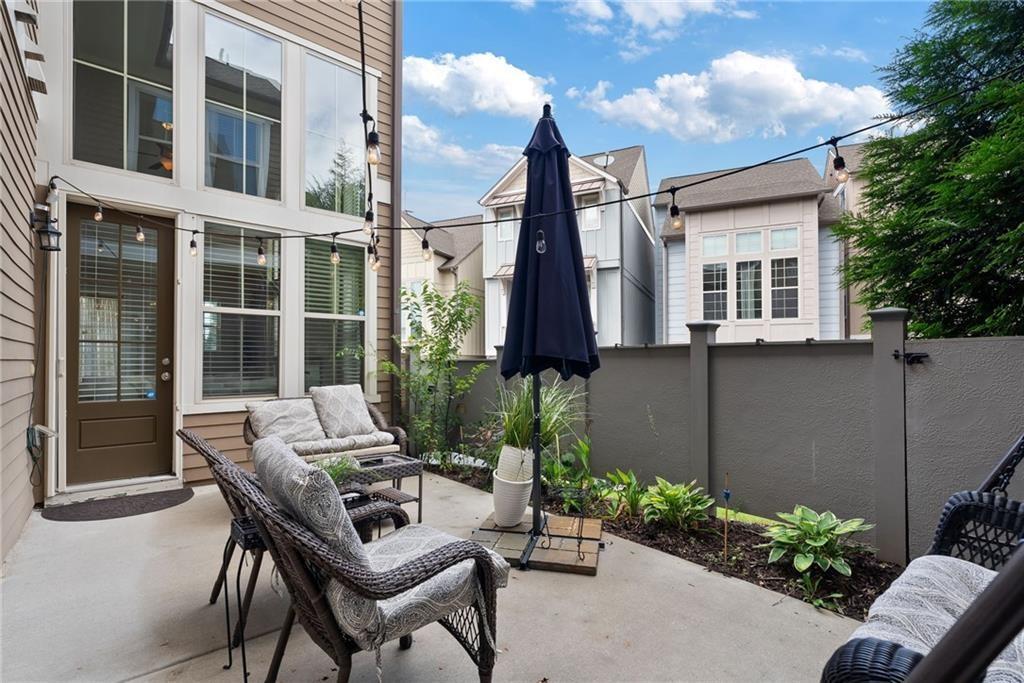 332 Symphony Way. SE