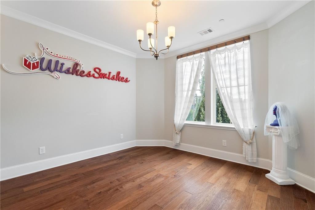 332 Symphony Way. SE