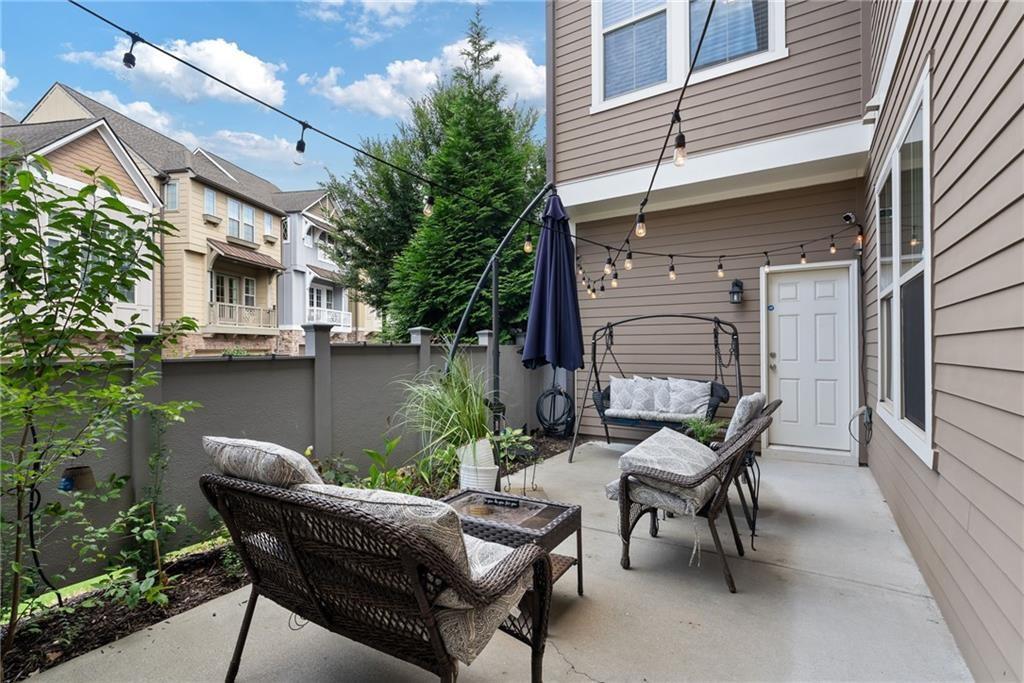 332 Symphony Way. SE