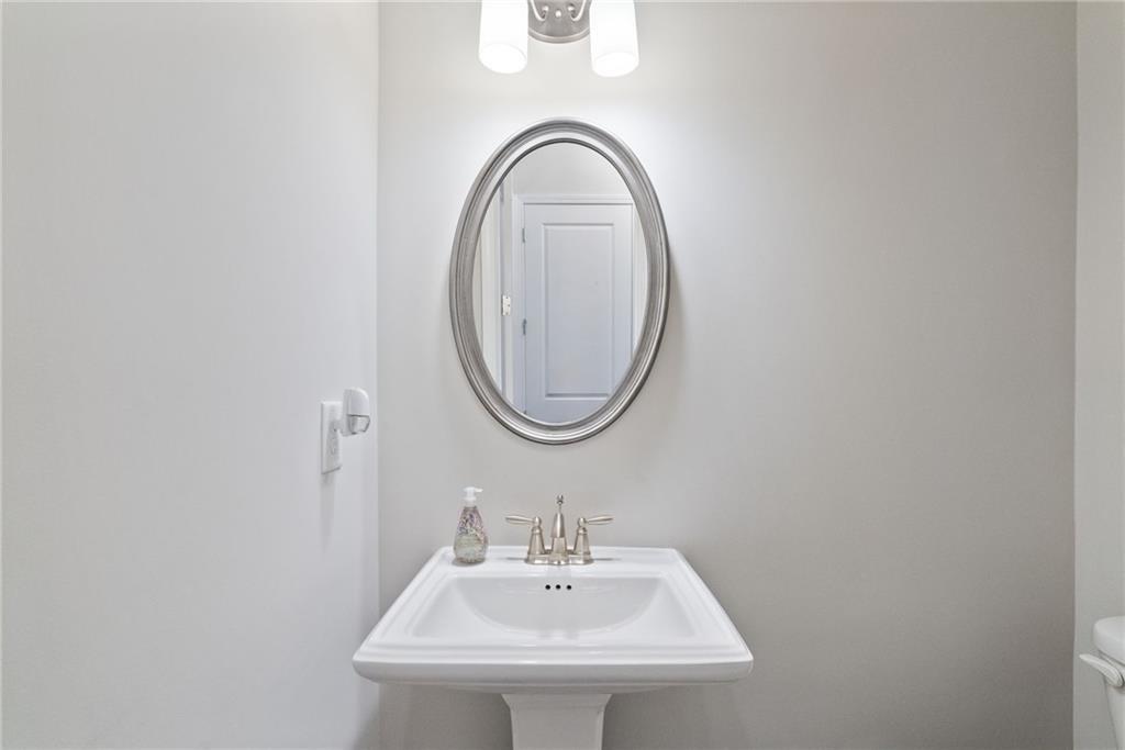 332 Symphony Way. SE