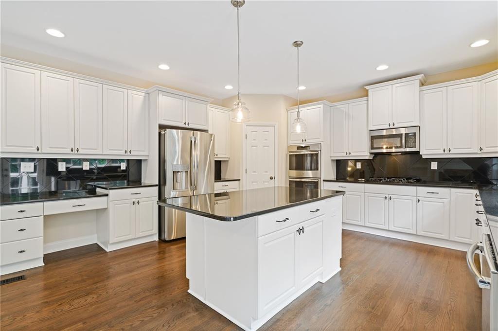 1211 Bonshaw Trail
