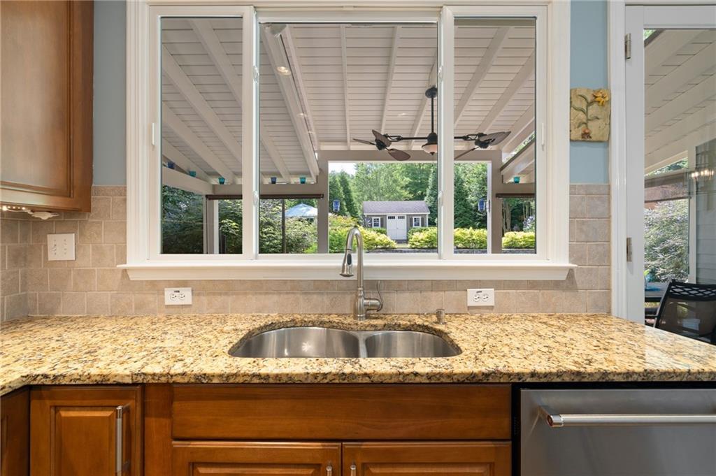 1259 Bonshaw Trail