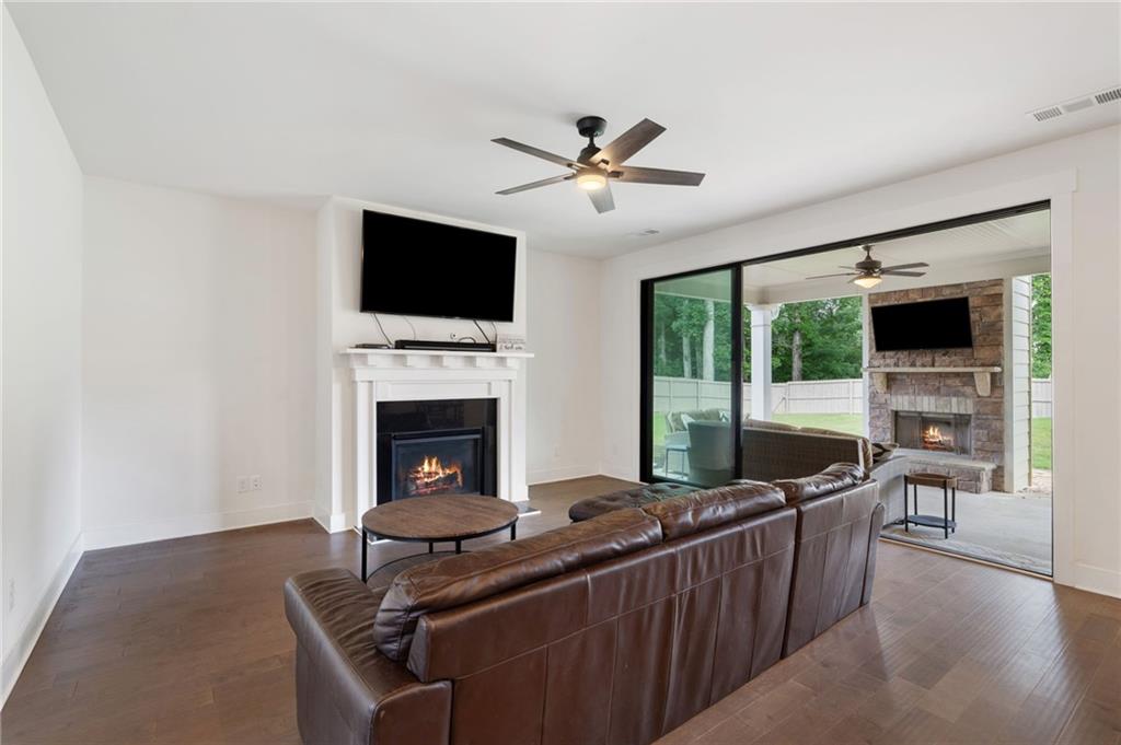 2453 Oxenwood Drive SW