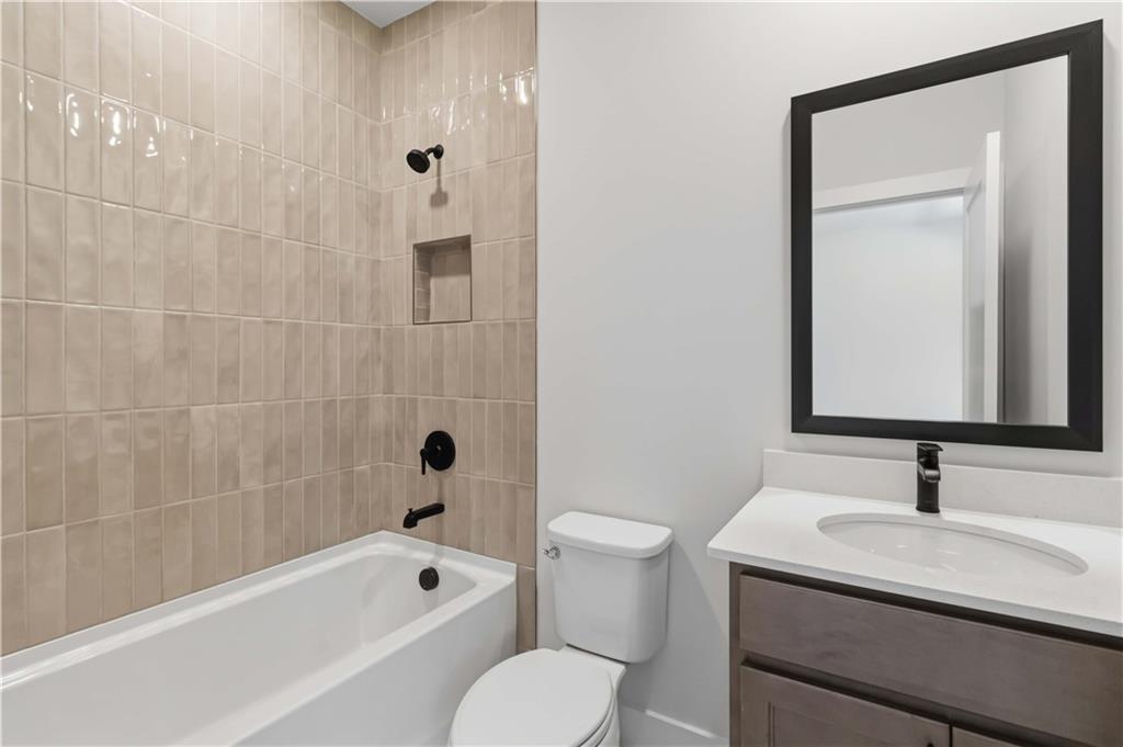3090 Waterfront Circle